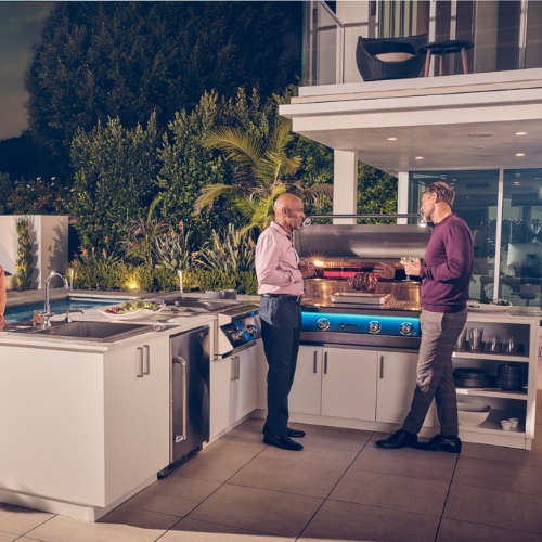 Twin Eagles - Full kitchen