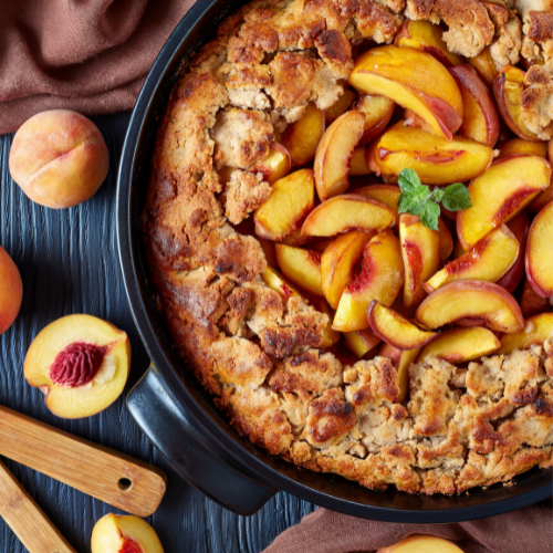 Image de cobbler aux pêches pour l'article sur les desserts au barbecue
